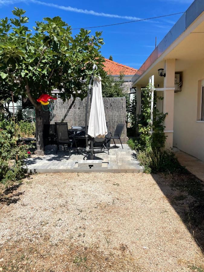 Villa House Lovre Zara Esterno foto